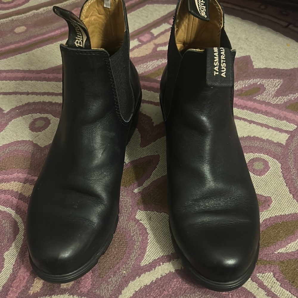 Blundstones heeled boot.  Style #1671